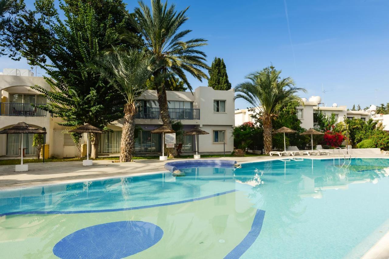Resitour - Paphos Gardensアパートメント エクステリア 写真